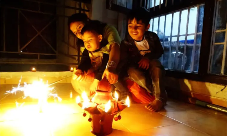 10 Ways To Have A Safe Diwali With Kids This Year