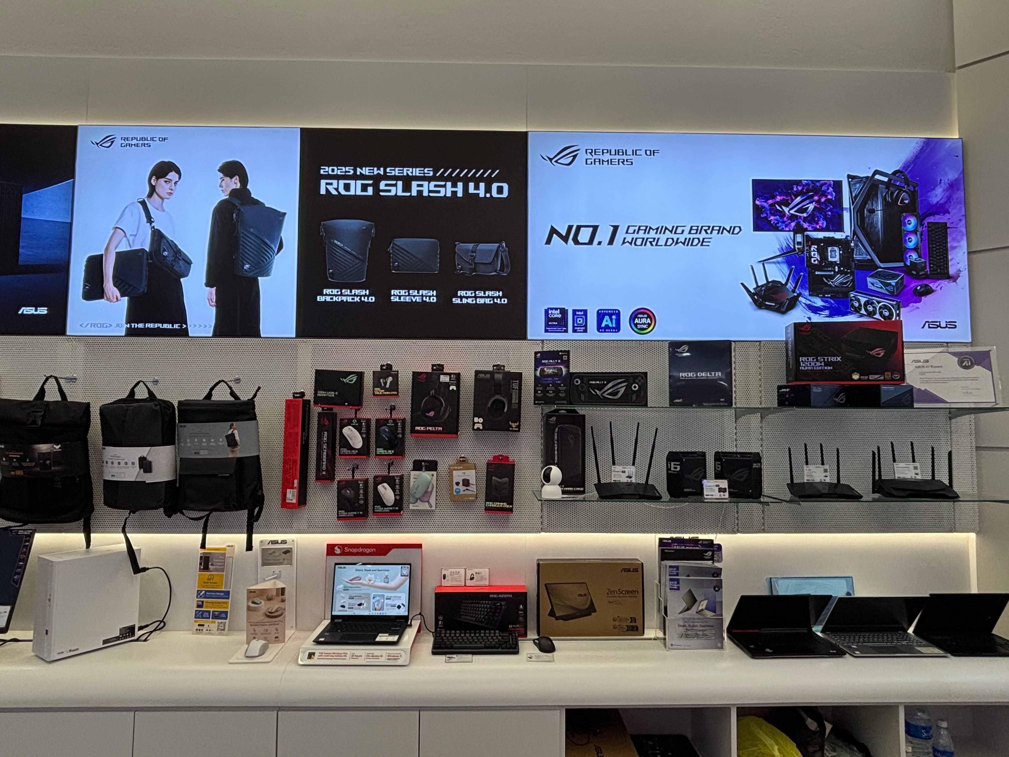 ASUS Concept Store Plaza Low Yat (G006A)