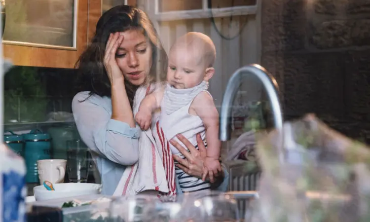 9 Early Warning Signs Of Postpartum Depression To Watch Out For
