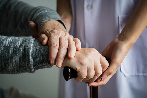 Signs That Your Elderly Loved One May Need a Care Home