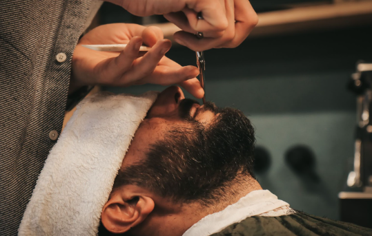 Men’s Grooming at Envi Salon & Spa: Redefining Style and Self-Care in mumbai