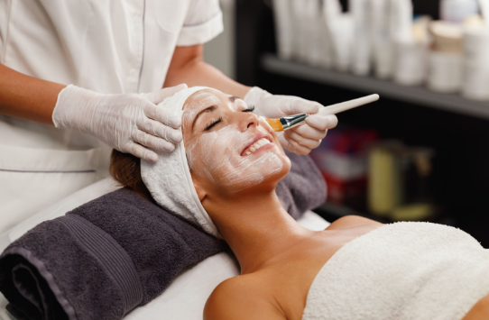 Bridal Glow or Festive Shine? How Envi’s Trending Facial Rituals Fit Your Onam Look