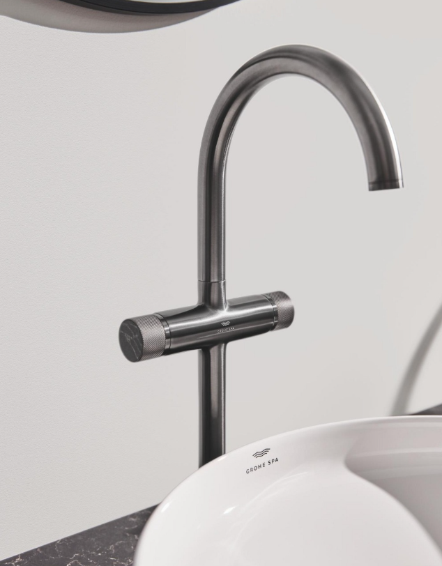 Contrast or camouflage