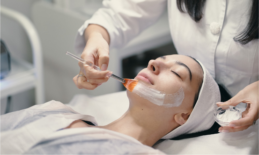 Suntan Removal Treatment: Reverse Sun Damage and Restore Your Natural Glow