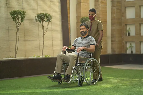 In-Home Senior Care vs Assisted Living: Which is Right for Your Family?
