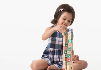 Fewer Toys = Greater Imaginative Skills: How to Encourage Creative Playtime Fewer Toys = Greater Imaginative Skills: How to Encourage Creative Playtime